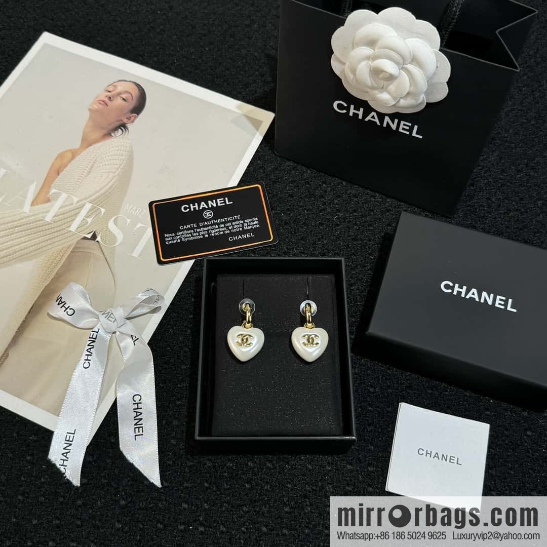 ❗️New ❗️☀️ new ☑️ chanel c2 double c peach heart love stud earrings ☀️