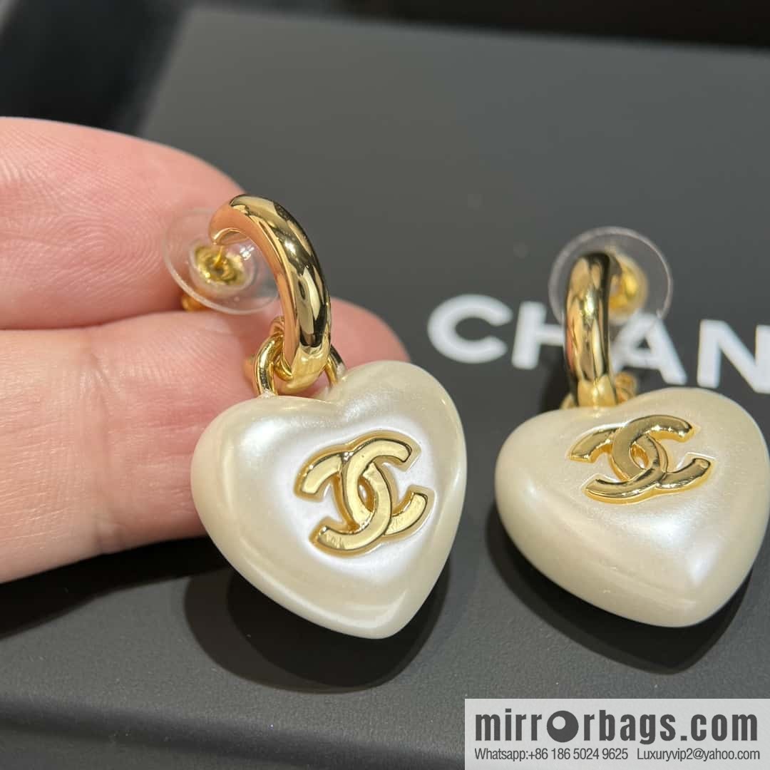 ❗️New ❗️☀️ new ☑️ chanel c2 double c peach heart love stud earrings ☀️