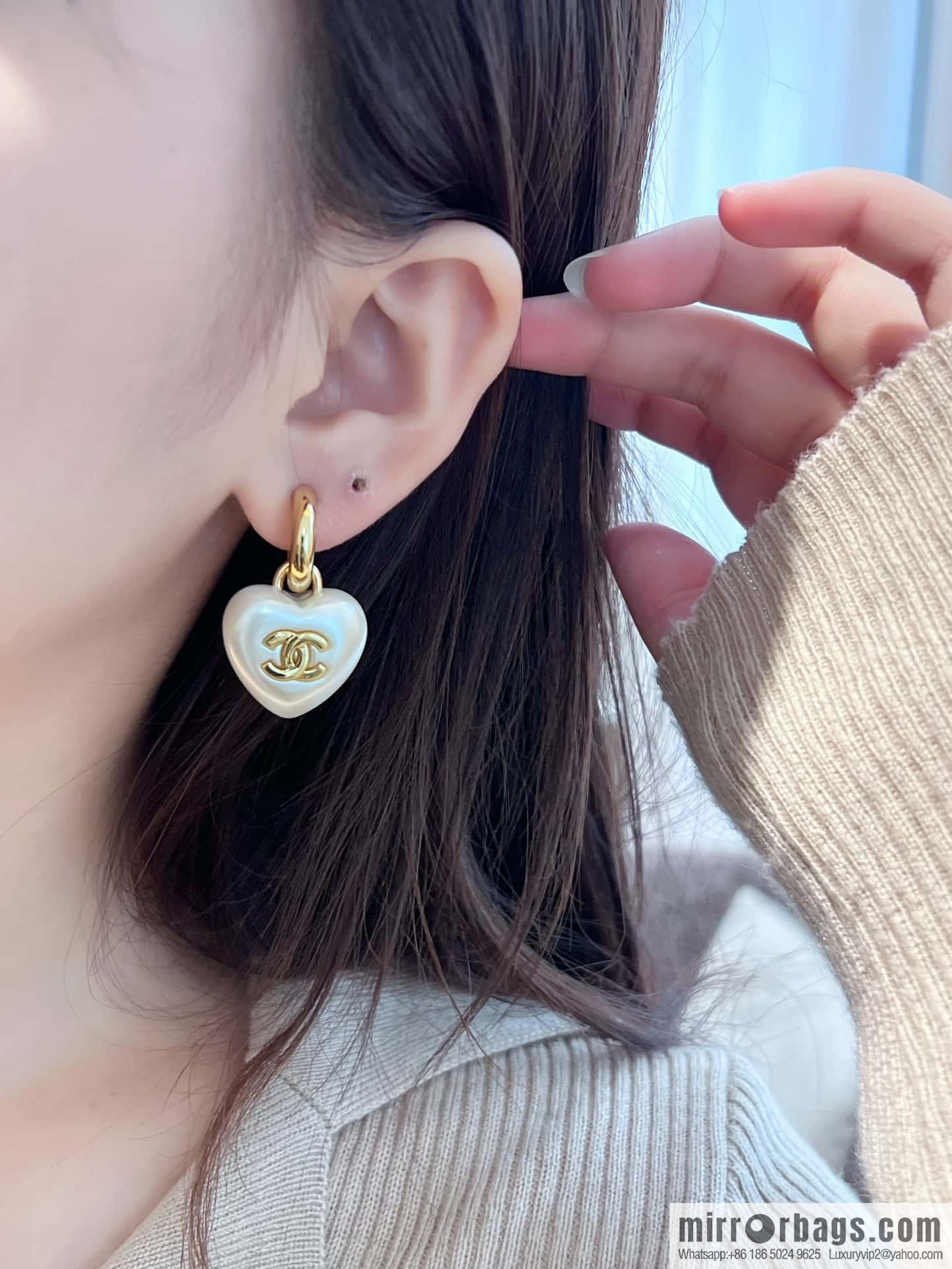 ❗️New ❗️☀️ new ☑️ chanel c2 double c peach heart love stud earrings ☀️