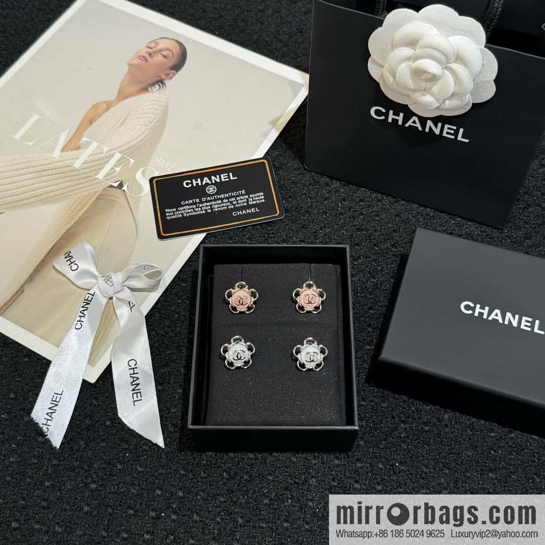 ❗️New ❗️☀️ new ☑️ Chanel double c flower stud earrings ☀️