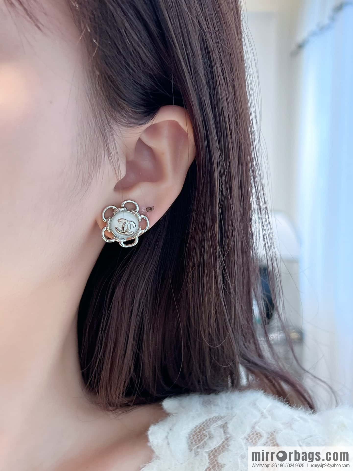 ❗️New ❗️☀️ new ☑️ Chanel double c flower stud earrings ☀️