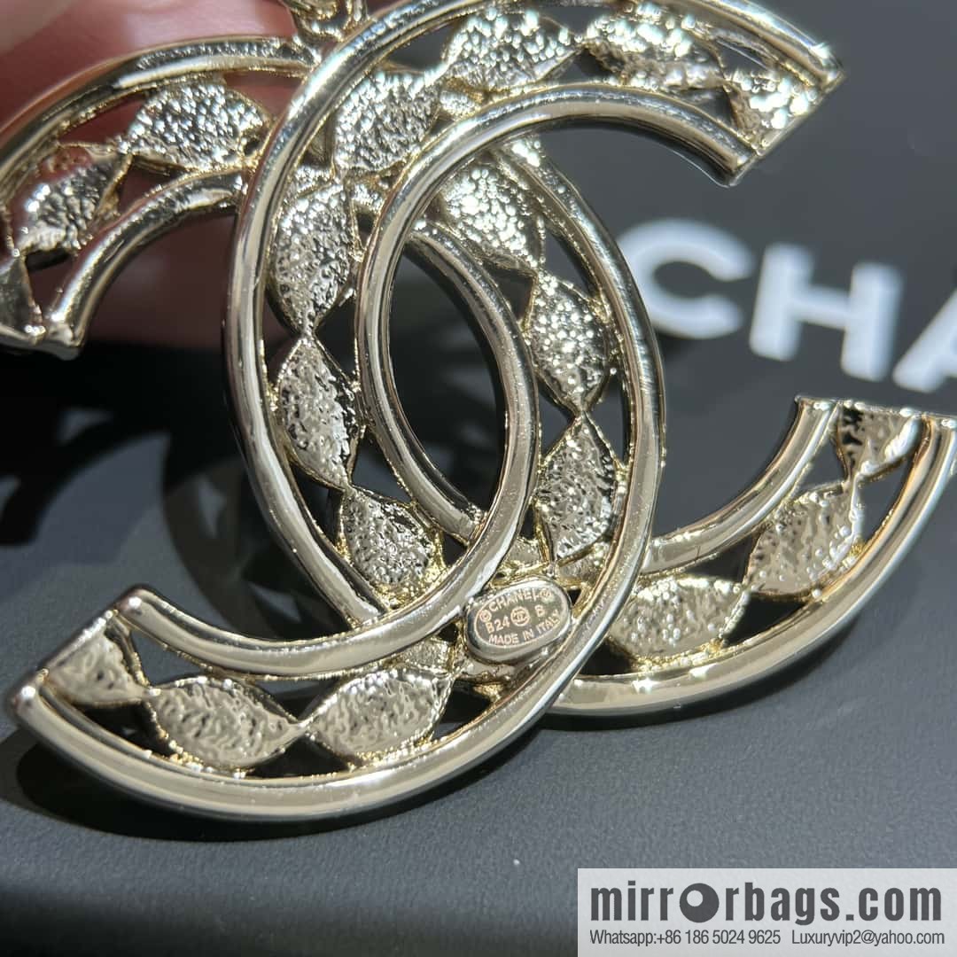 ❗️New ❗️ ☀️ new ☑️ Chanel C2 gold double c stud earrings ☀️