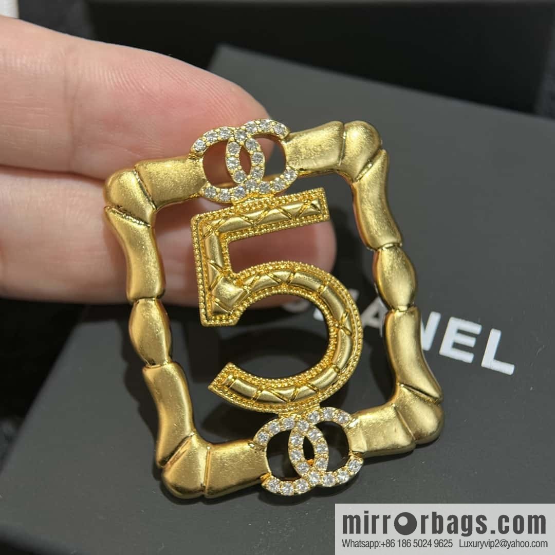 ❗️New ❗️☀️ New ☑️ Chanel gold 5-character brooch ☀️