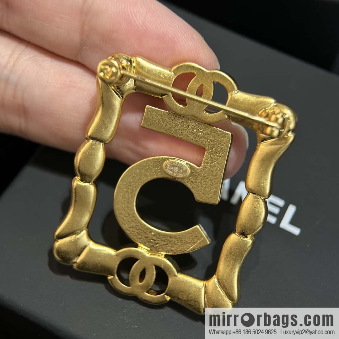 ❗️New ❗️☀️ New ☑️ Chanel gold 5-character brooch ☀️