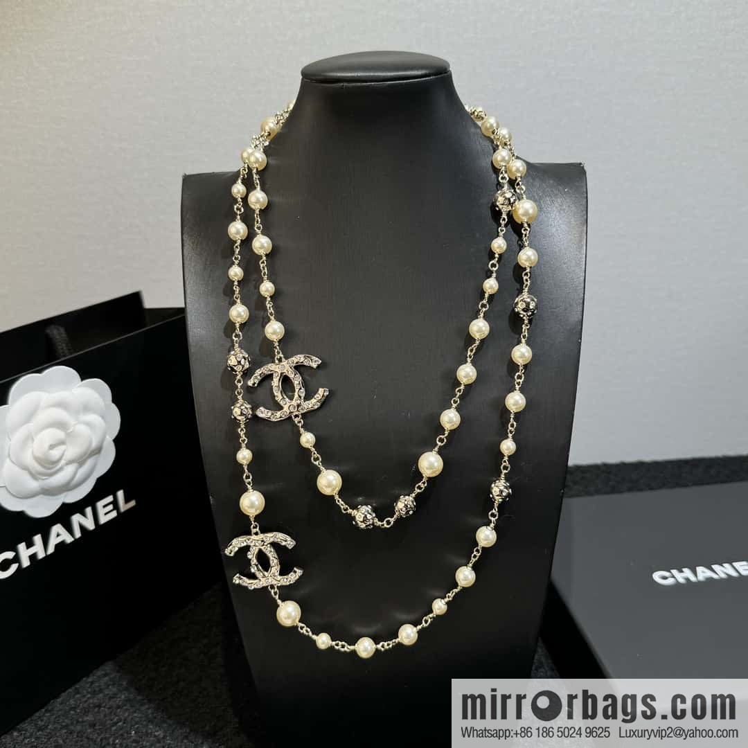 ❗️New ❗️ Chanel sweater chain necklace ☀️ new ☑️ Chanel double c pearl sweater chain necklace ☀️