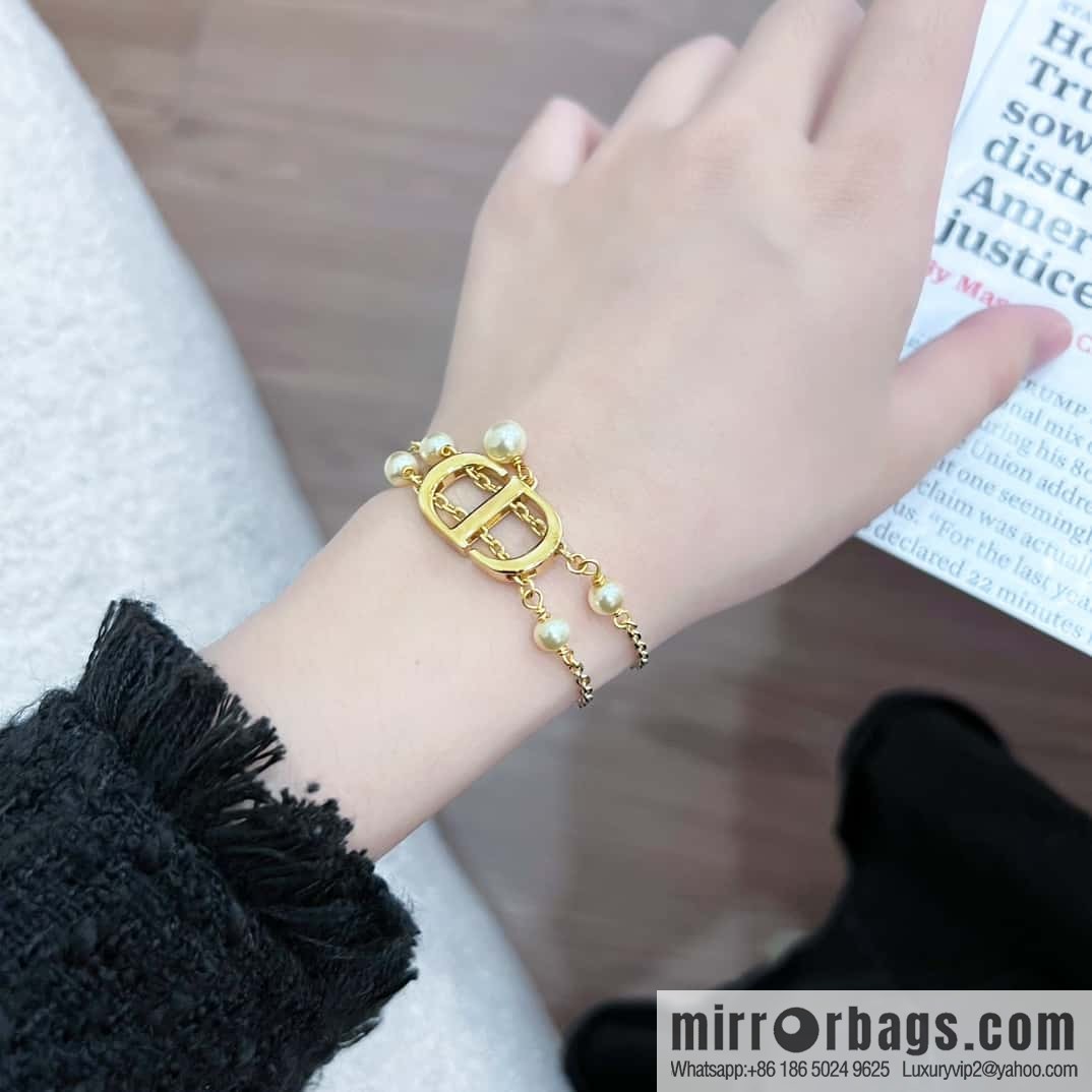 New ☑️ DIOR CD double pearl bracelet