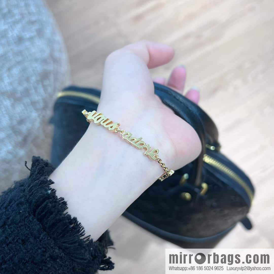New Dior CD Alphabet Peach Heart Love Bracelet Necklace
