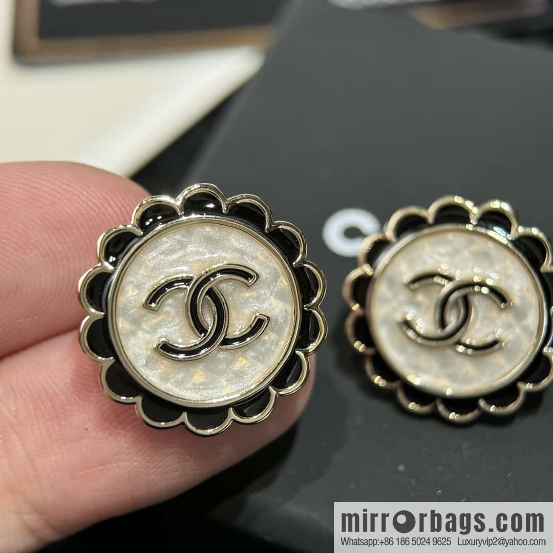 ❗️New ❗️☀️ new ☑️ chanel c1 double c round stud earrings ☀️