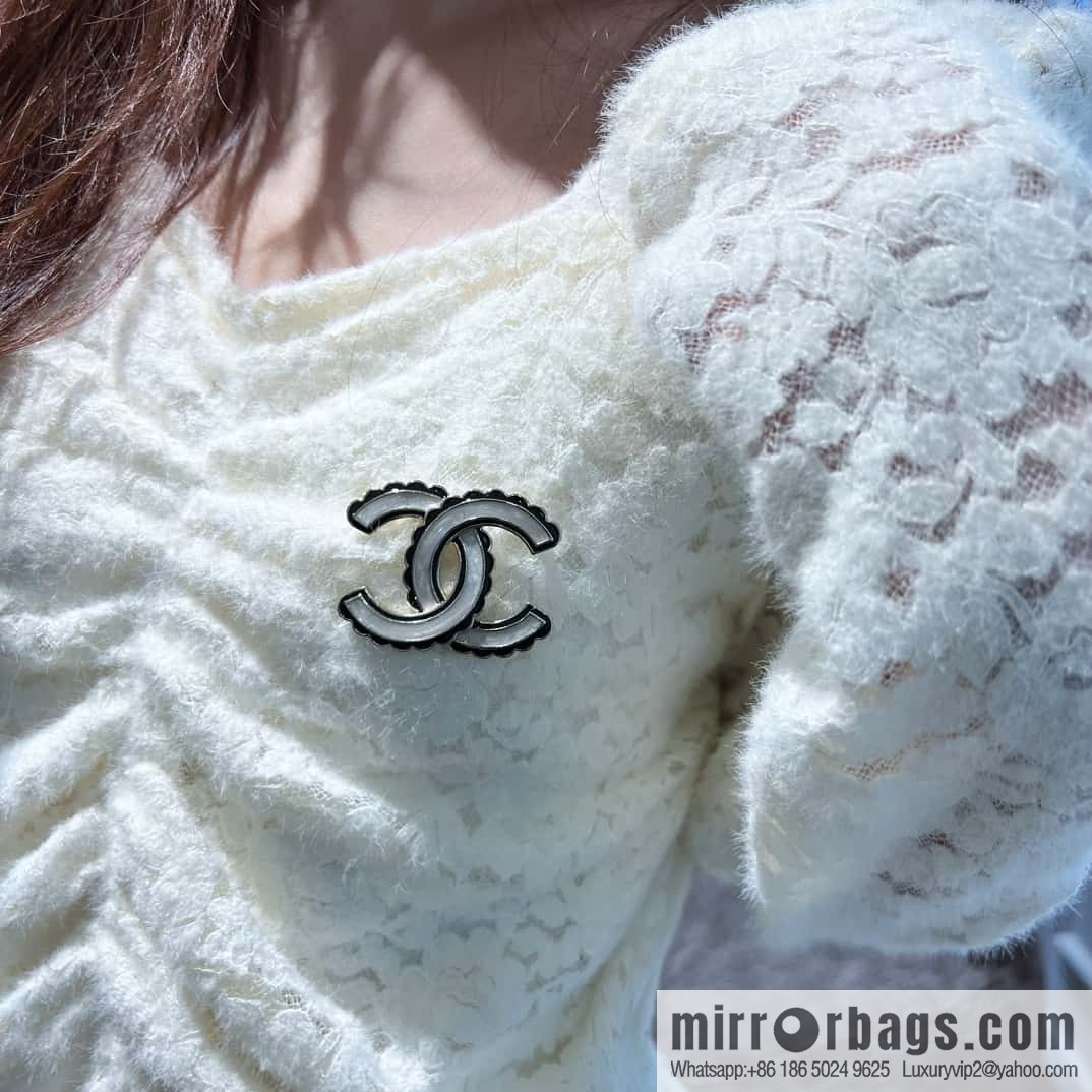 ❗️New ❗️☀️ New ☑️ Chanel Double C Brooch ☀️