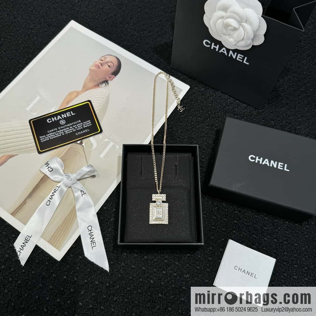 ❗️New ❗️ ☀️ new ☑️ Chanel full diamond double c perfume bottle necklace ☀️