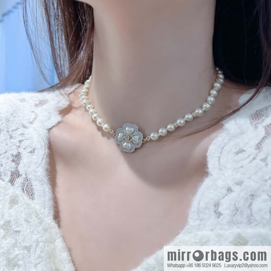 ❗️New ❗️☀️ New ☑️ Chanel Clover Pearl Necklace ☀️