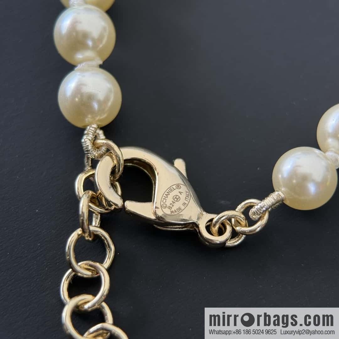❗️New ❗️☀️ New ☑️ Chanel Clover Pearl Necklace ☀️