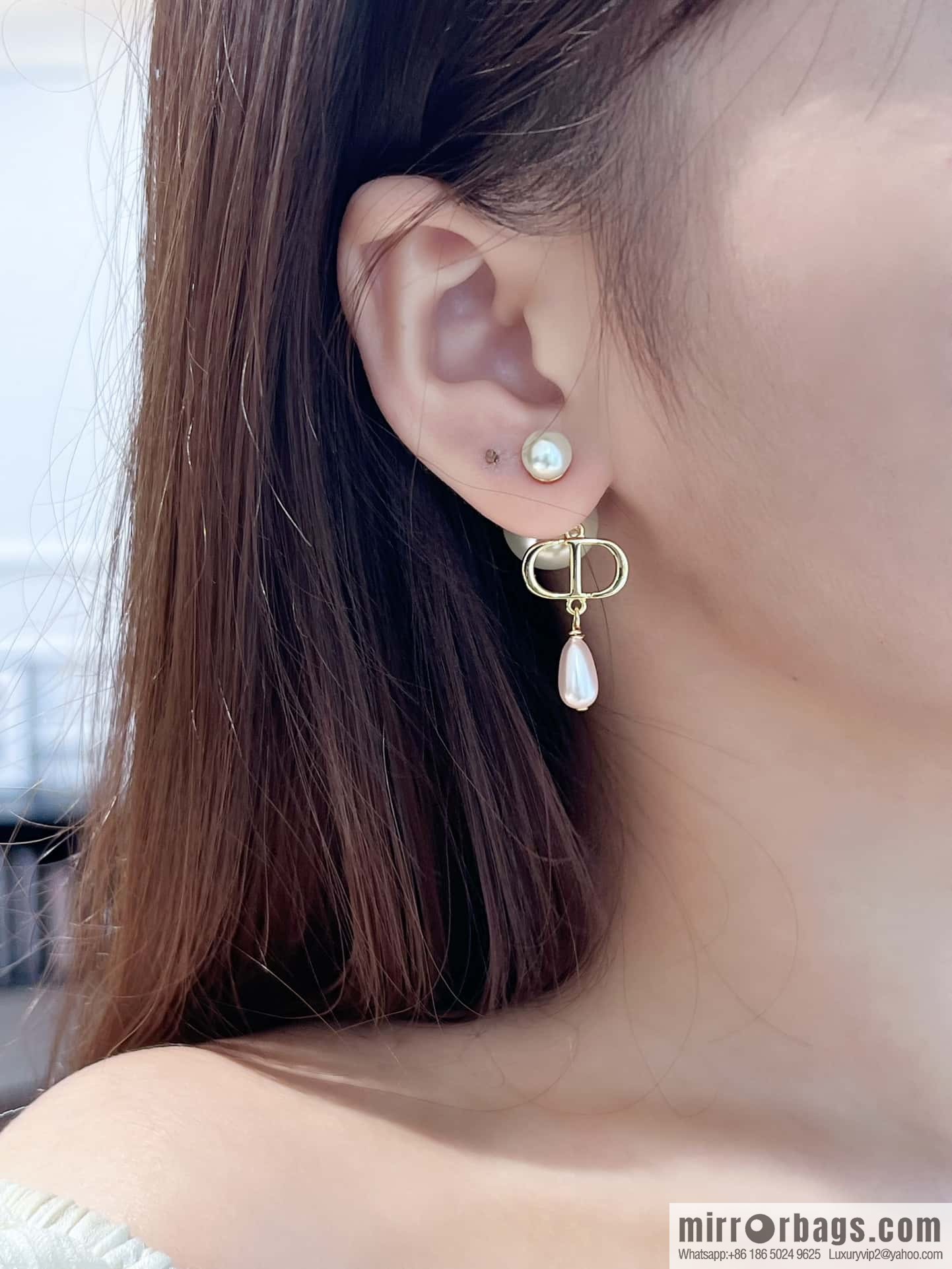 New ☑️ DIOR CD pink pearl stud earrings
