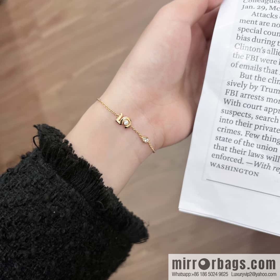 ❗️New ❗️☀️ New ☑️ Chanel COCO series 5 character bracelet ☀️