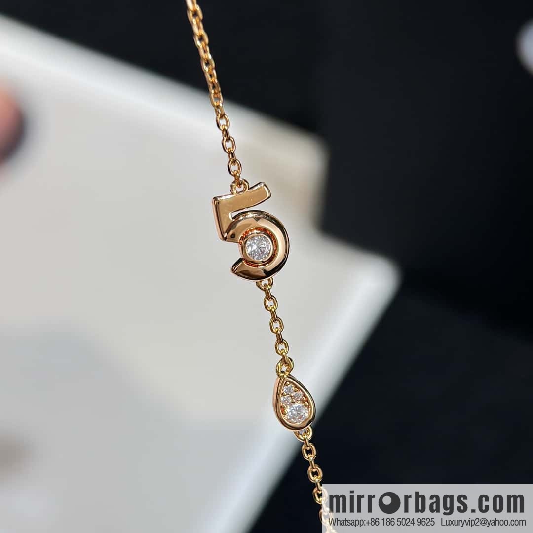 ❗️New ❗️☀️ New ☑️ Chanel COCO series 5 character bracelet ☀️