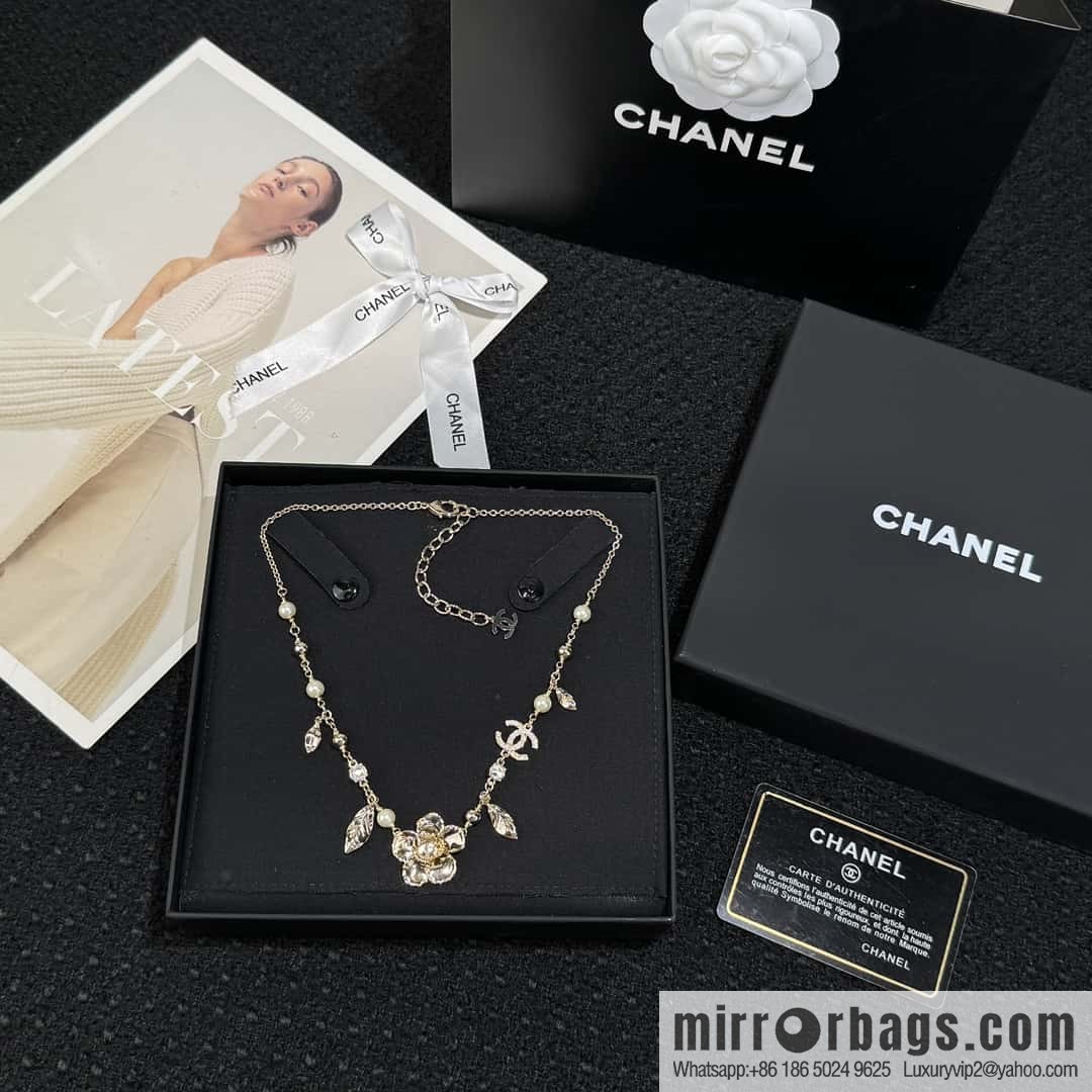 ❗️New ❗️ ☀️ New ☑️ Chanel Double C Gold Camellia Leaf Necklace ☀️