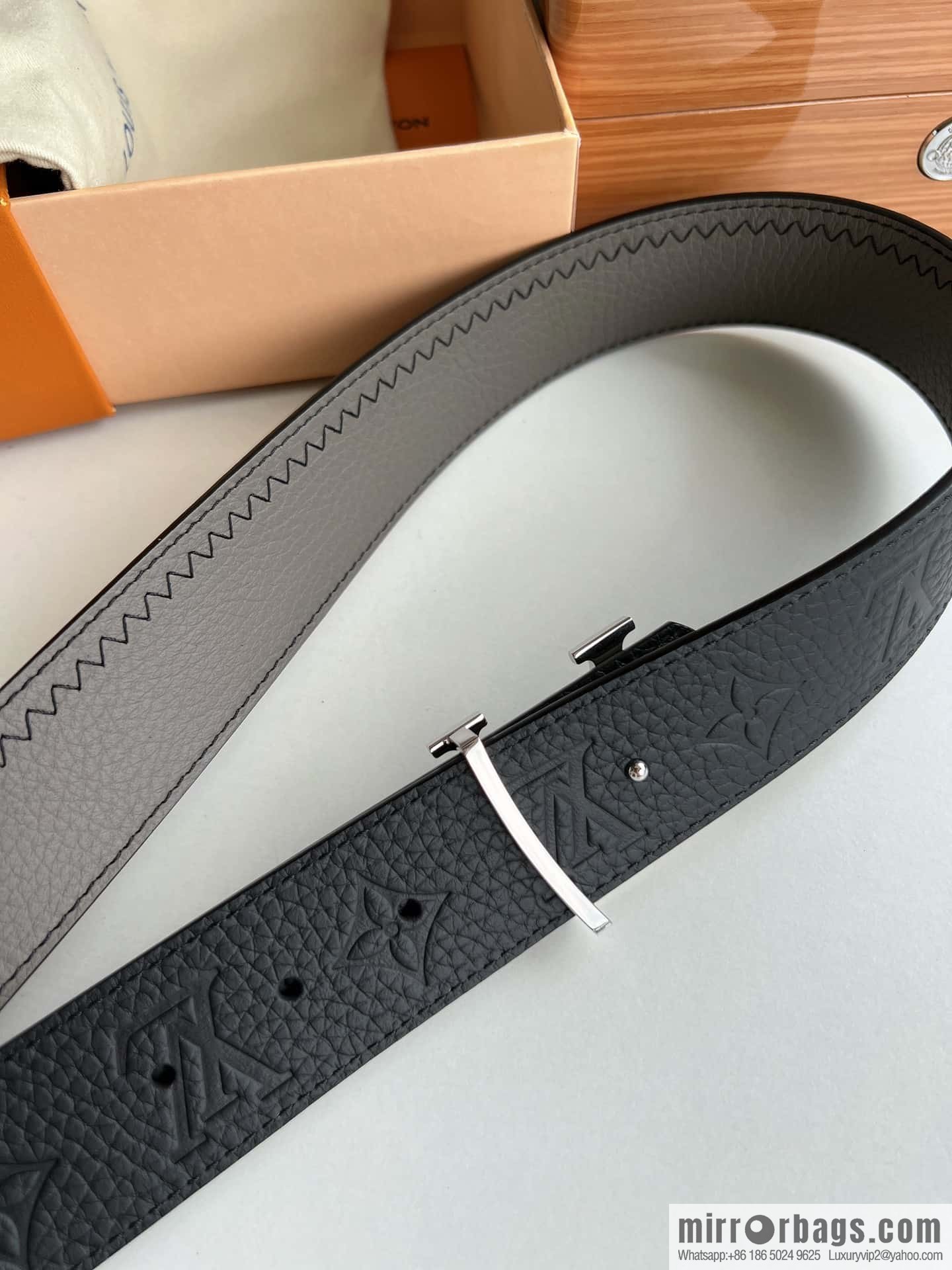 LV/Louis Vuitton Monogram lnitiales Color. Blocks Double Sided Belt 40mm