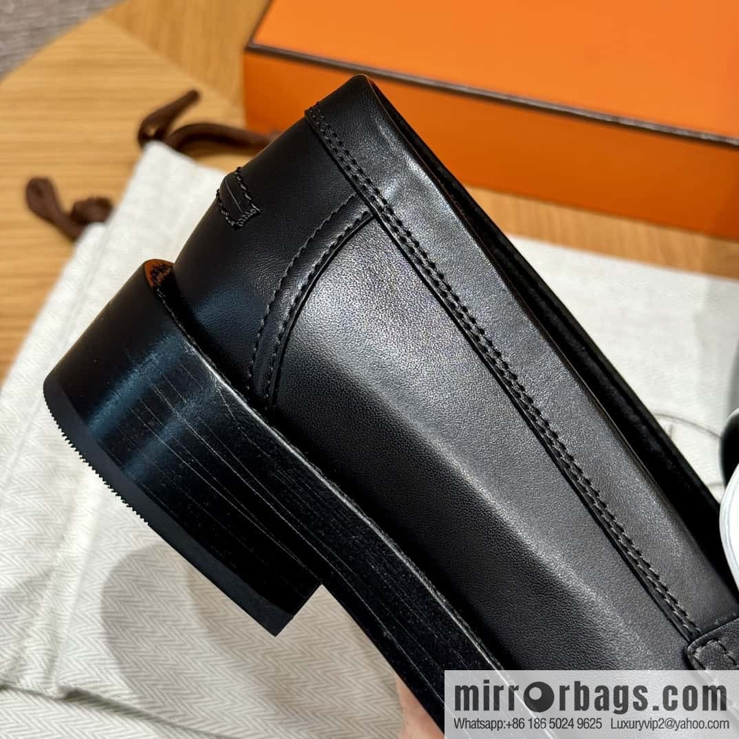 HERMES 101 Hot loafers, black with white/Black with white calfskin/Calfskin