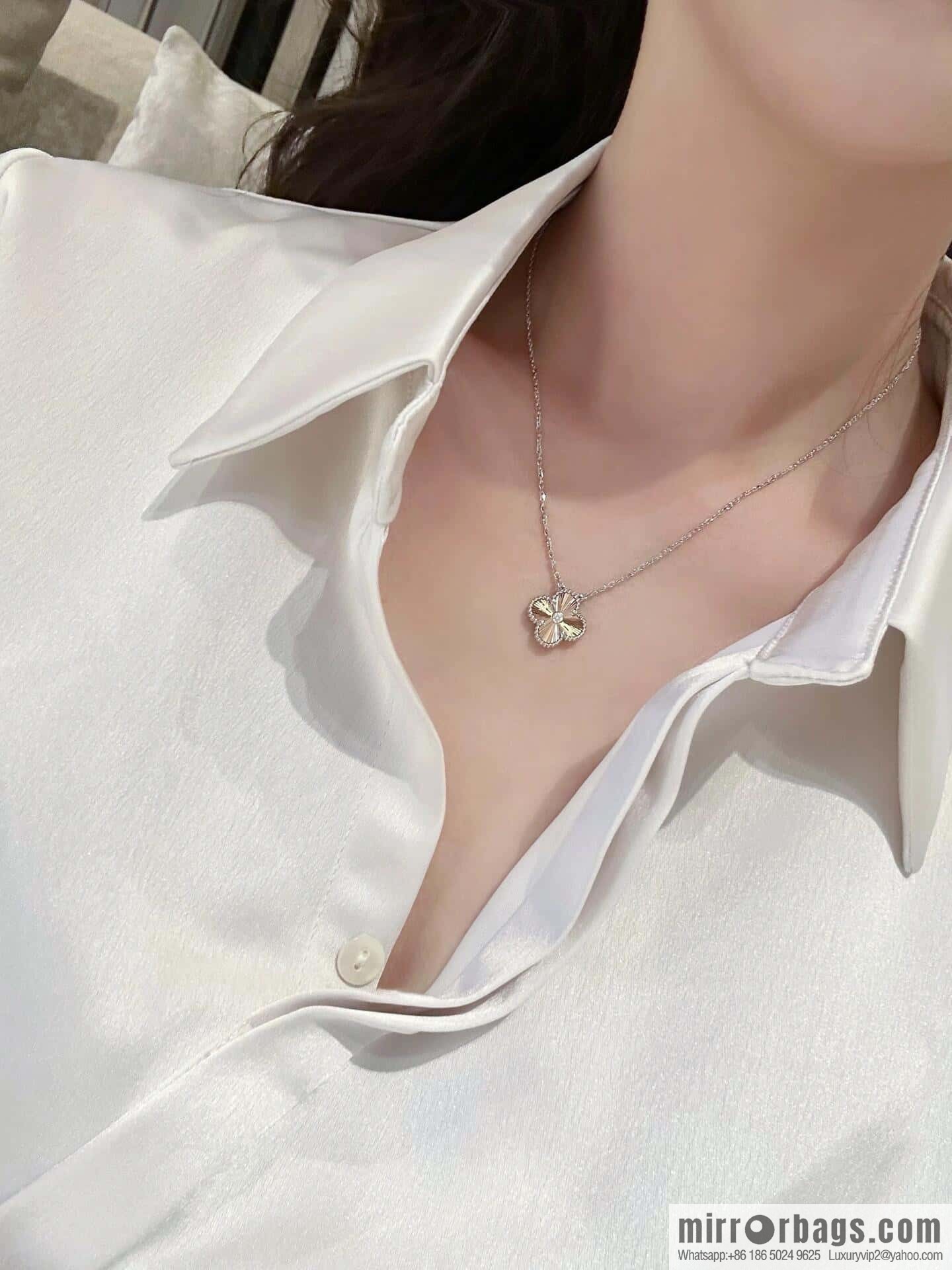 🎄Christmas Limited ☀️ Van Cleef & Arpels Christmas Limited Laser Clover Necklace ☀