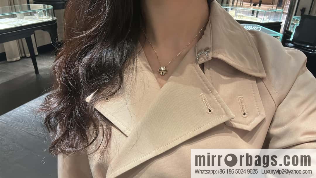 🎄Christmas Limited ☀️ Van Cleef & Arpels Christmas Limited Laser Clover Necklace ☀