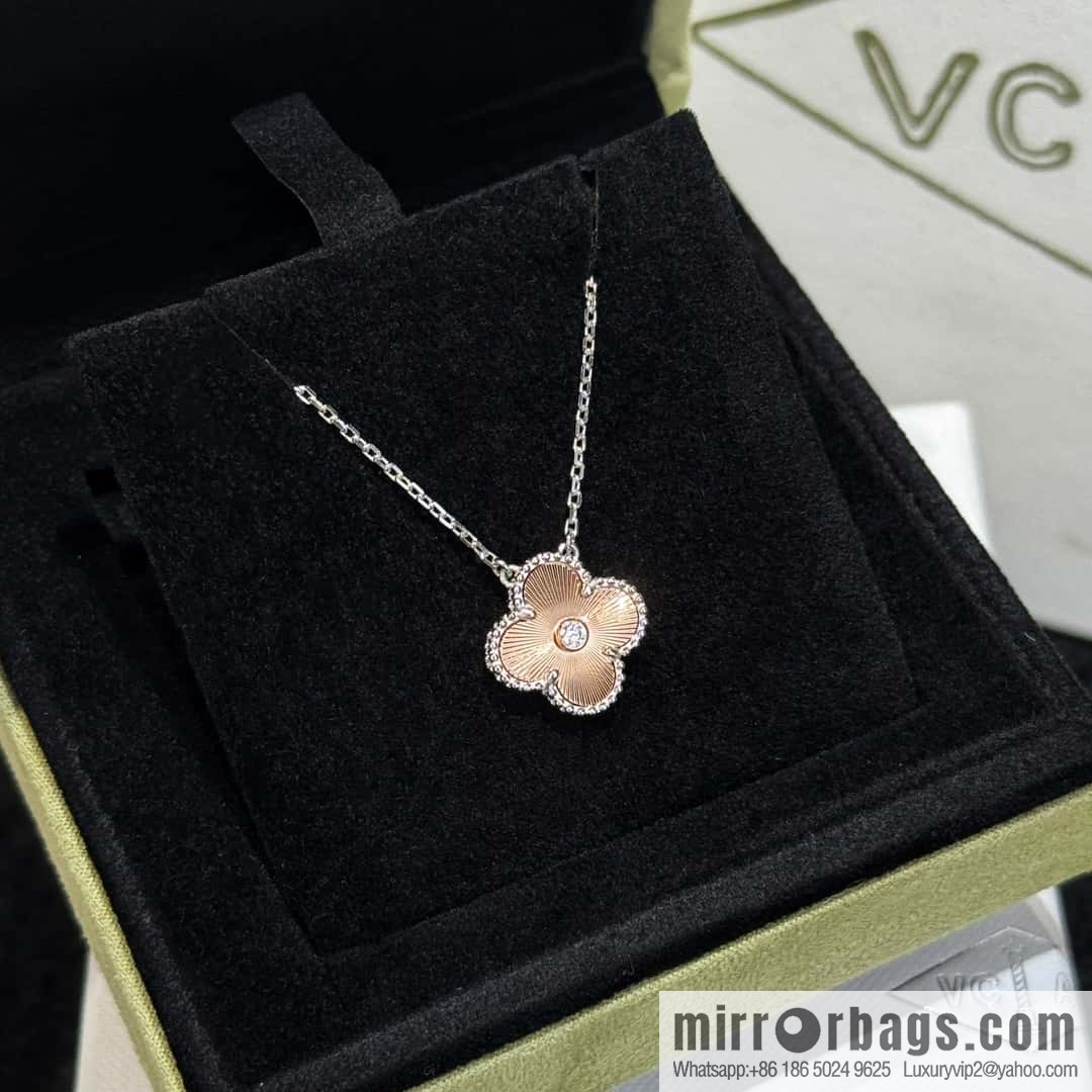 🎄Christmas Limited ☀️ Van Cleef & Arpels Christmas Limited Laser Clover Necklace ☀