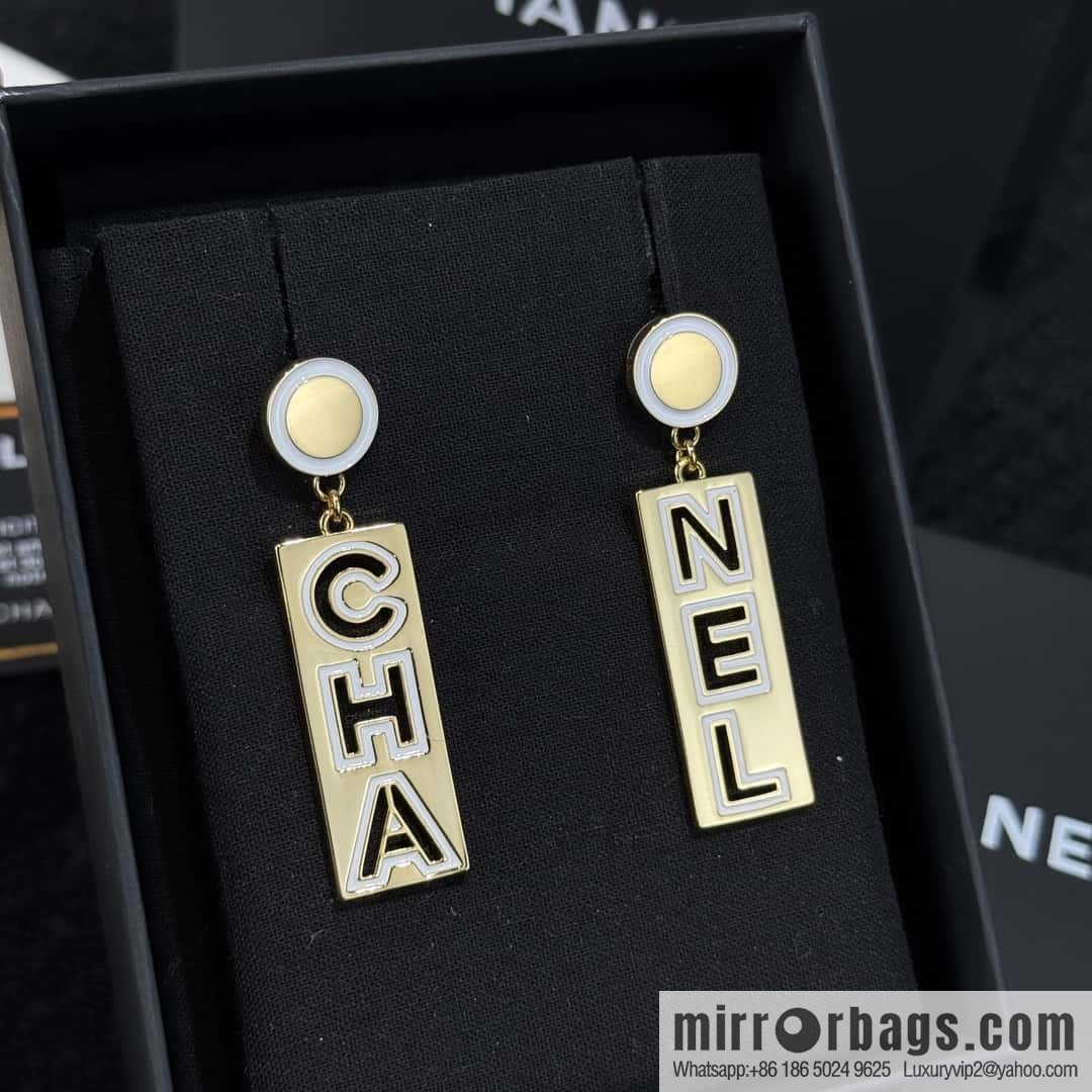 ❗️New ❗️☀️ New ☑️ Chanel c2 double c letter stud earrings ☀️