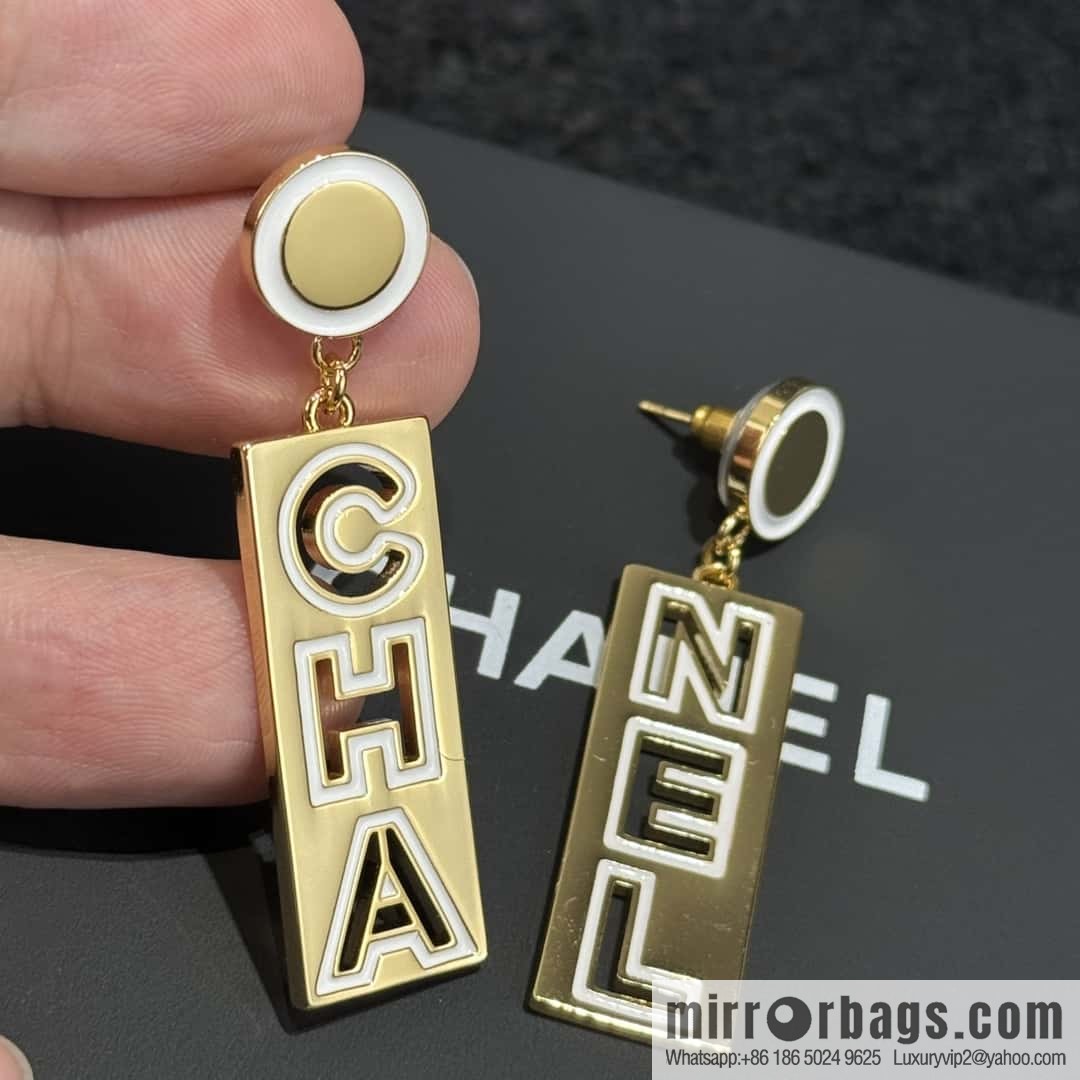 ❗️New ❗️☀️ New ☑️ Chanel c2 double c letter stud earrings ☀️