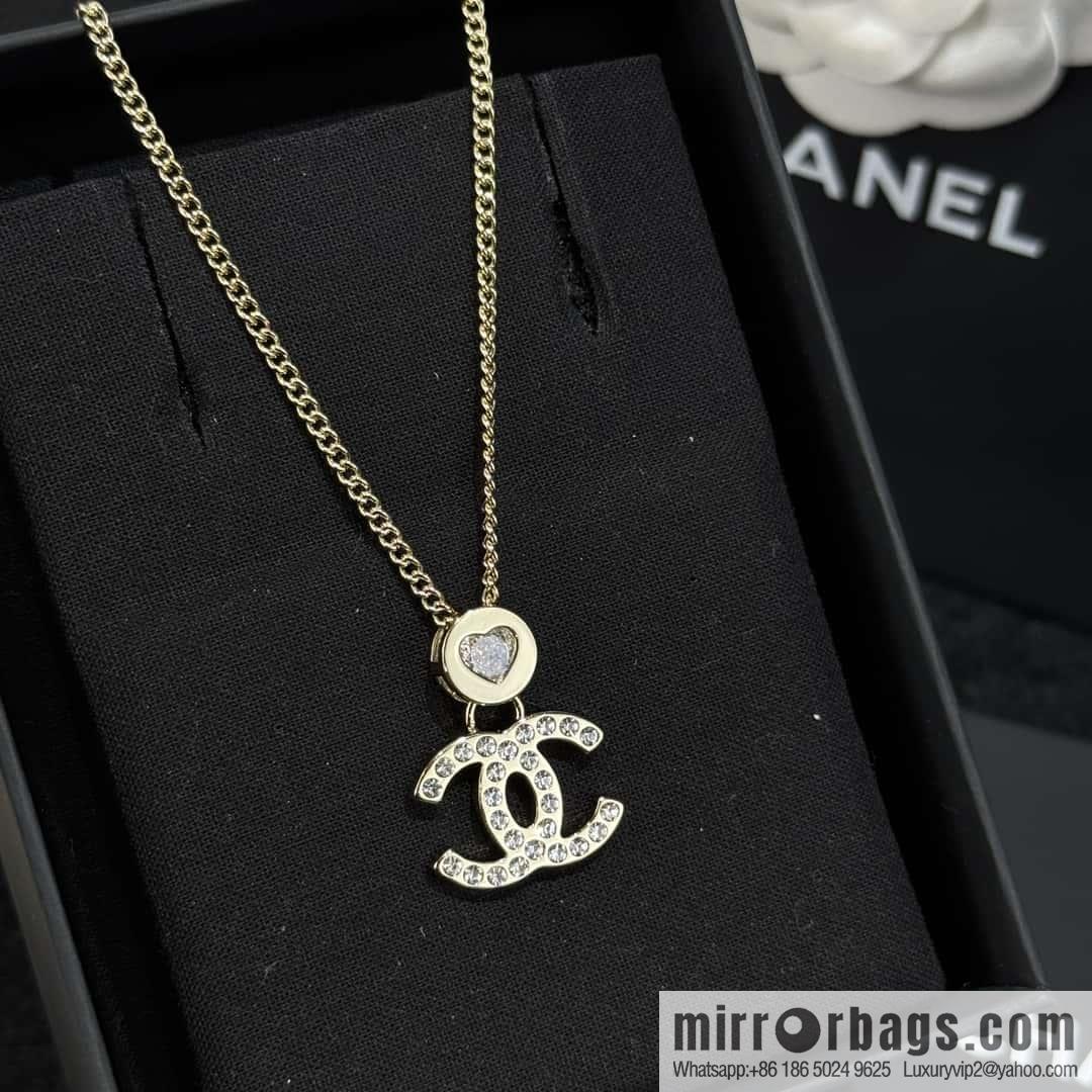 ❗️New ❗️ ☀️ new ☑️ Chanel double c round peach heart love necklace ☀️