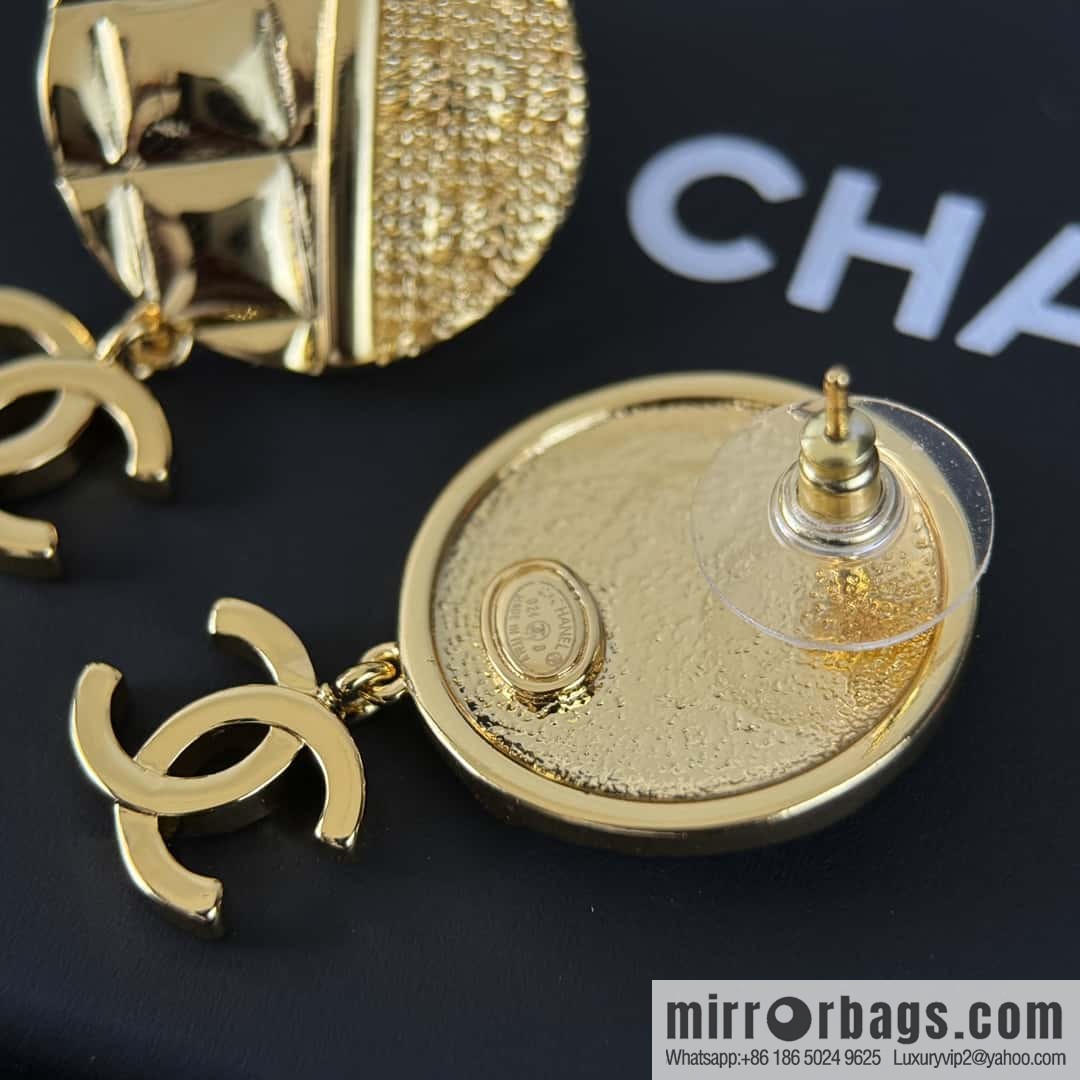 ❗️New ❗️☀️ New ☑️ Chanel c2 double c gold letter disc lava stud earrings ☀️