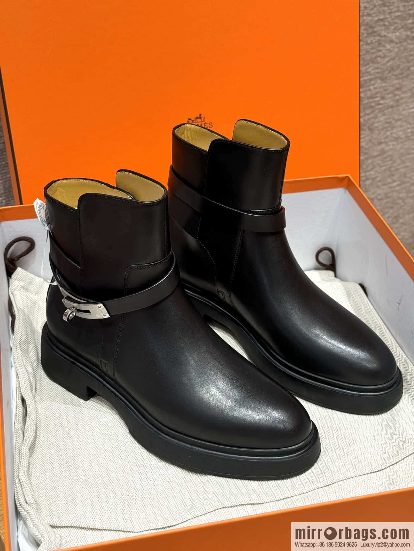 HERMES 203 Veo and Naked Boots, Black/89/Noir Calfskin/Calfskin