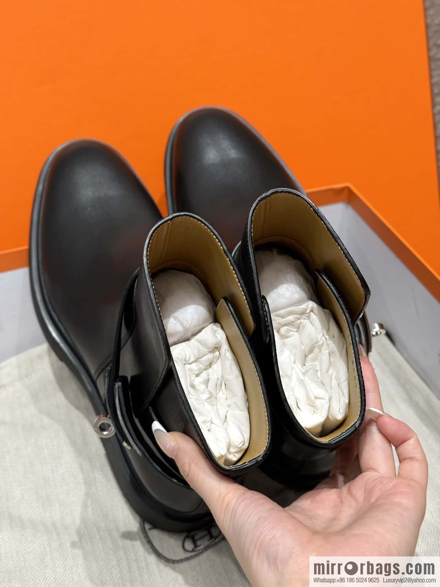 HERMES 203 Veo and Naked Boots, Black/89/Noir Calfskin/Calfskin