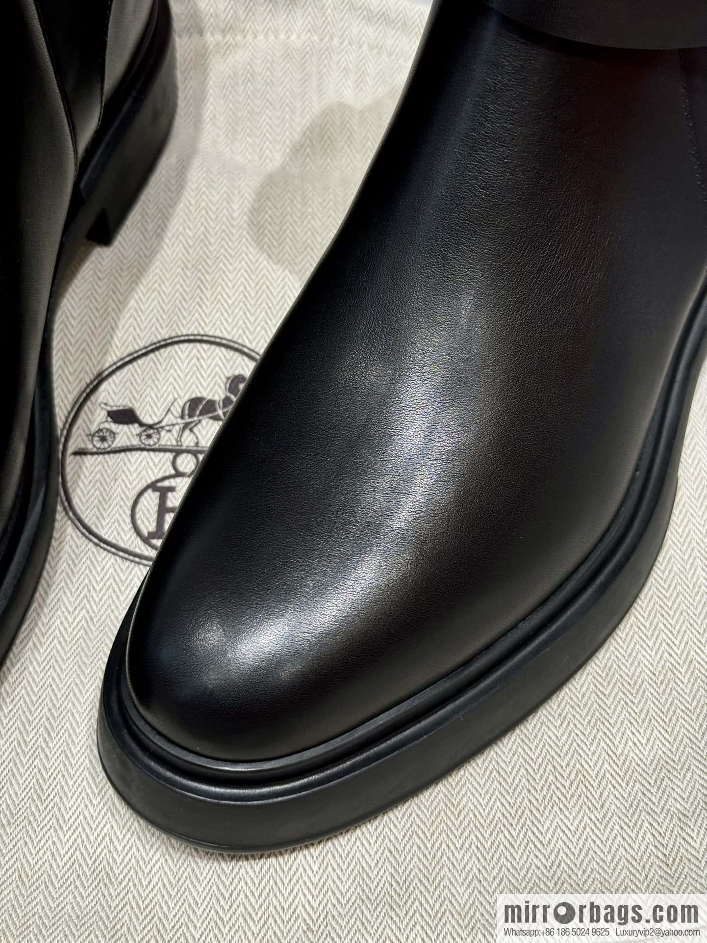 HERMES 203 Veo and Naked Boots, Black/89/Noir Calfskin/Calfskin