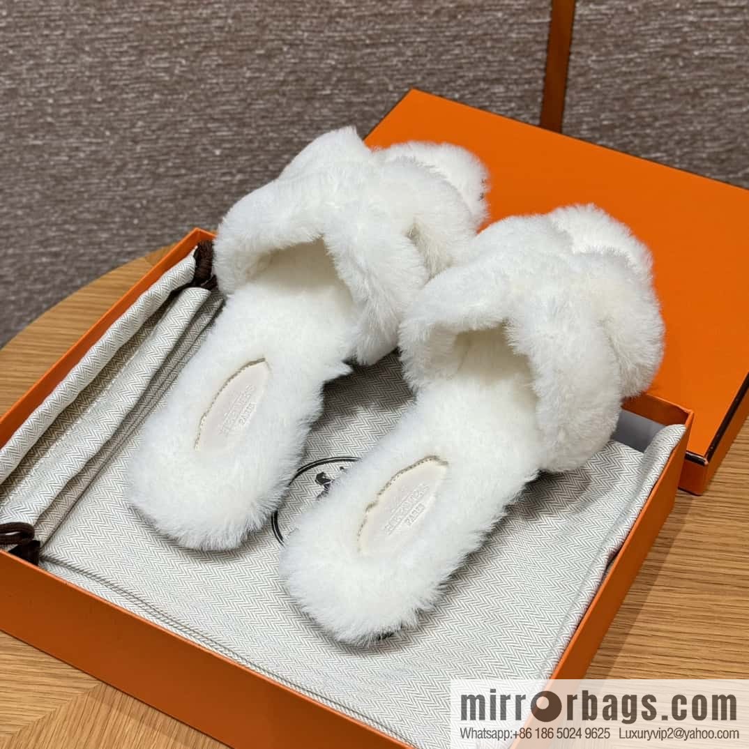 HERMES 181 Oran sandals, pure white/Blanc wool/woolskin