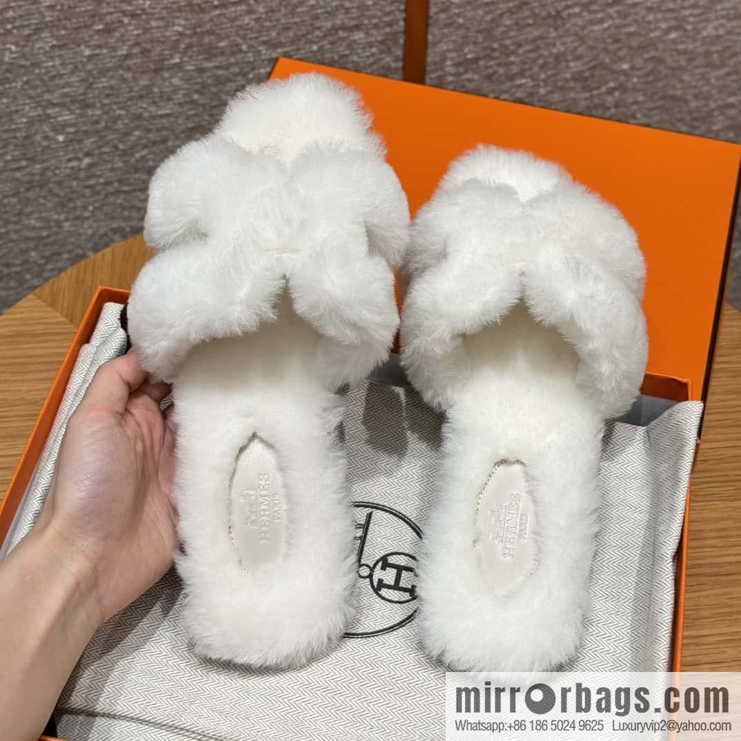 HERMES 181 Oran sandals, pure white/Blanc wool/woolskin