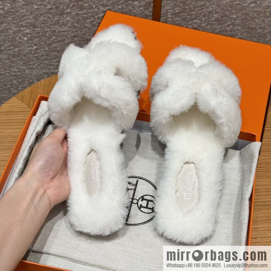 HERMES 181 Oran sandals, pure white/Blanc wool/woolskin