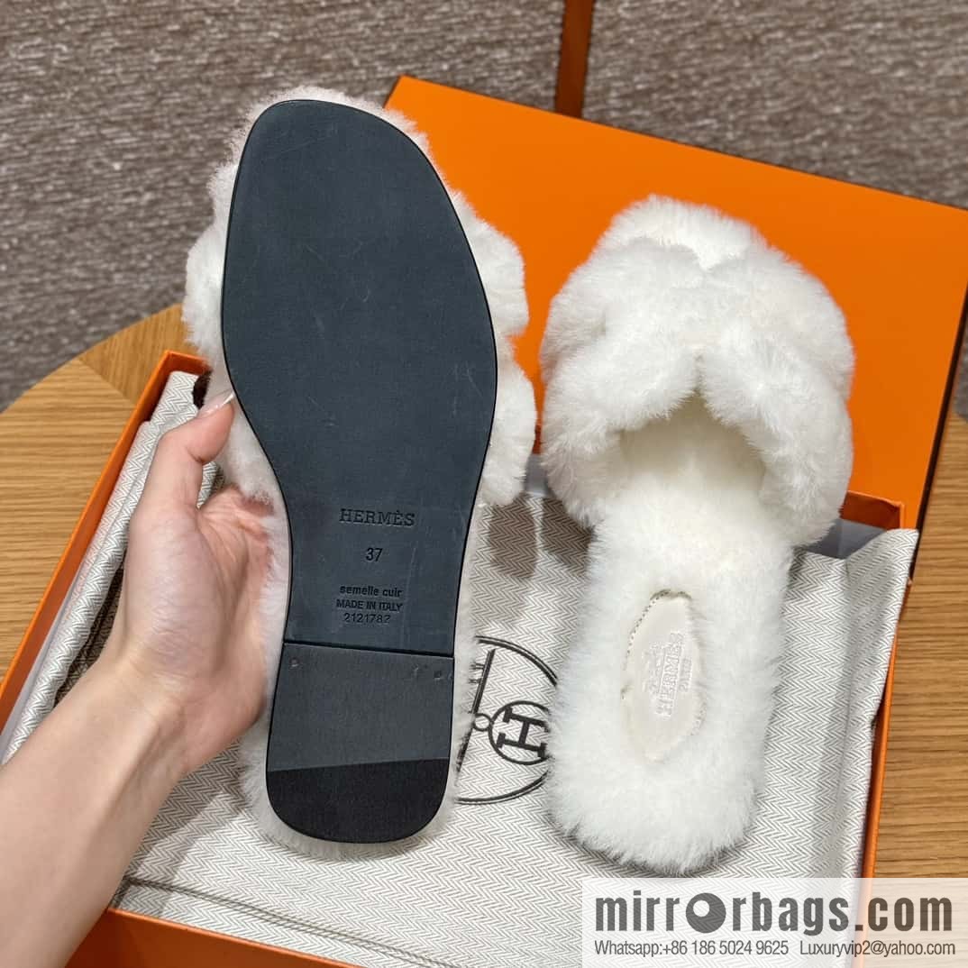 HERMES 181 Oran sandals, pure white/Blanc wool/woolskin