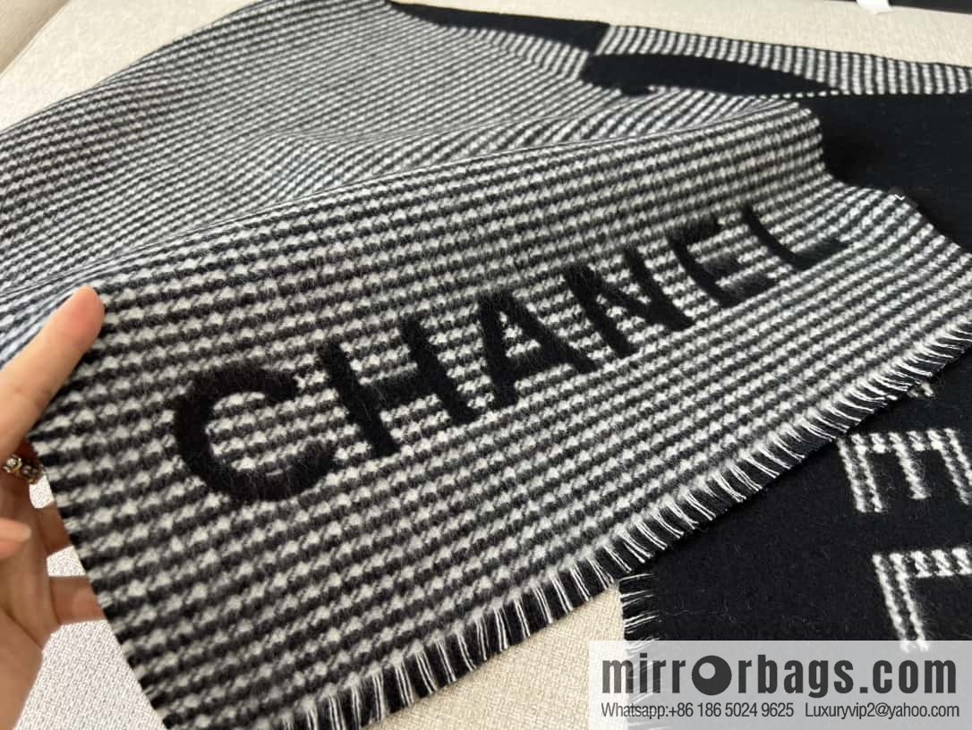 𝐂𝐇𝐀𝐍𝐄𝐋｜𝟐𝟑𝐛 thousand bird grid color matching double-sided cashmere scarf ▪️ black