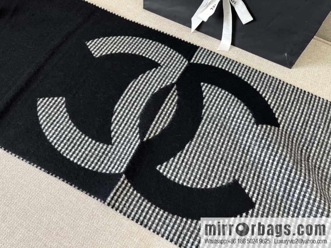 𝐂𝐇𝐀𝐍𝐄𝐋｜𝟐𝟑𝐛 thousand bird grid color matching double-sided cashmere scarf ▪️ black