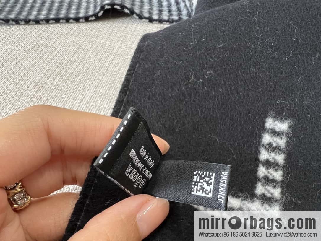 𝐂𝐇𝐀𝐍𝐄𝐋｜𝟐𝟑𝐛 thousand bird grid color matching double-sided cashmere scarf ▪️ black