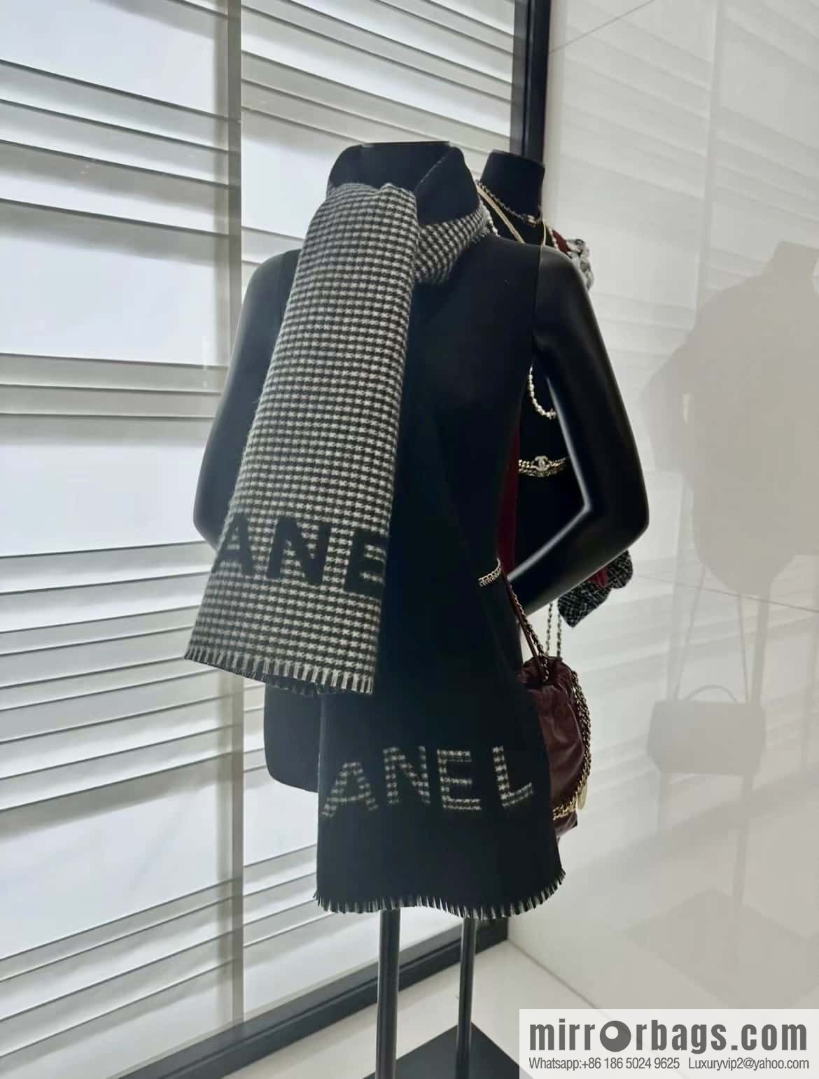 𝐂𝐇𝐀𝐍𝐄𝐋｜𝟐𝟑𝐛 thousand bird grid color matching double-sided cashmere scarf ▪️ black