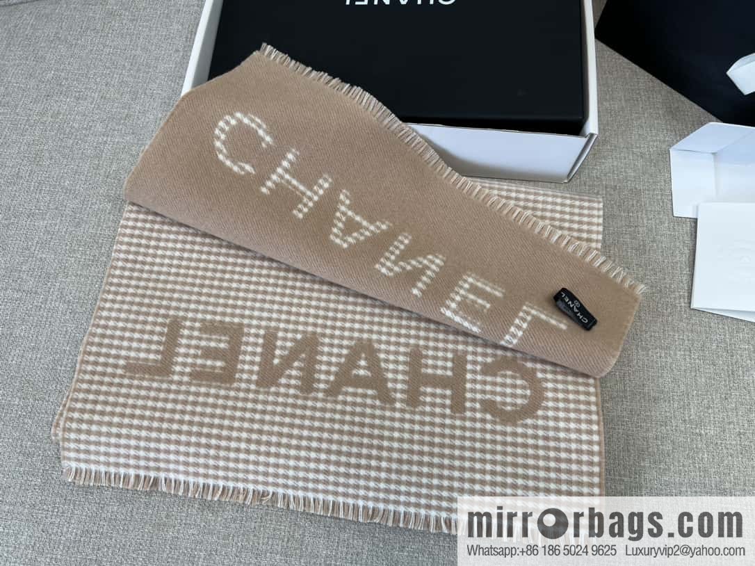 𝐂𝐇𝐀𝐍𝐄𝐋｜𝟐𝟑𝐛 thousand bird grid color matching double-sided cashmere scarf ▪️ milk tea color