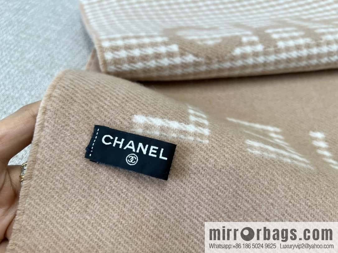 𝐂𝐇𝐀𝐍𝐄𝐋｜𝟐𝟑𝐛 thousand bird grid color matching double-sided cashmere scarf ▪️ milk tea color