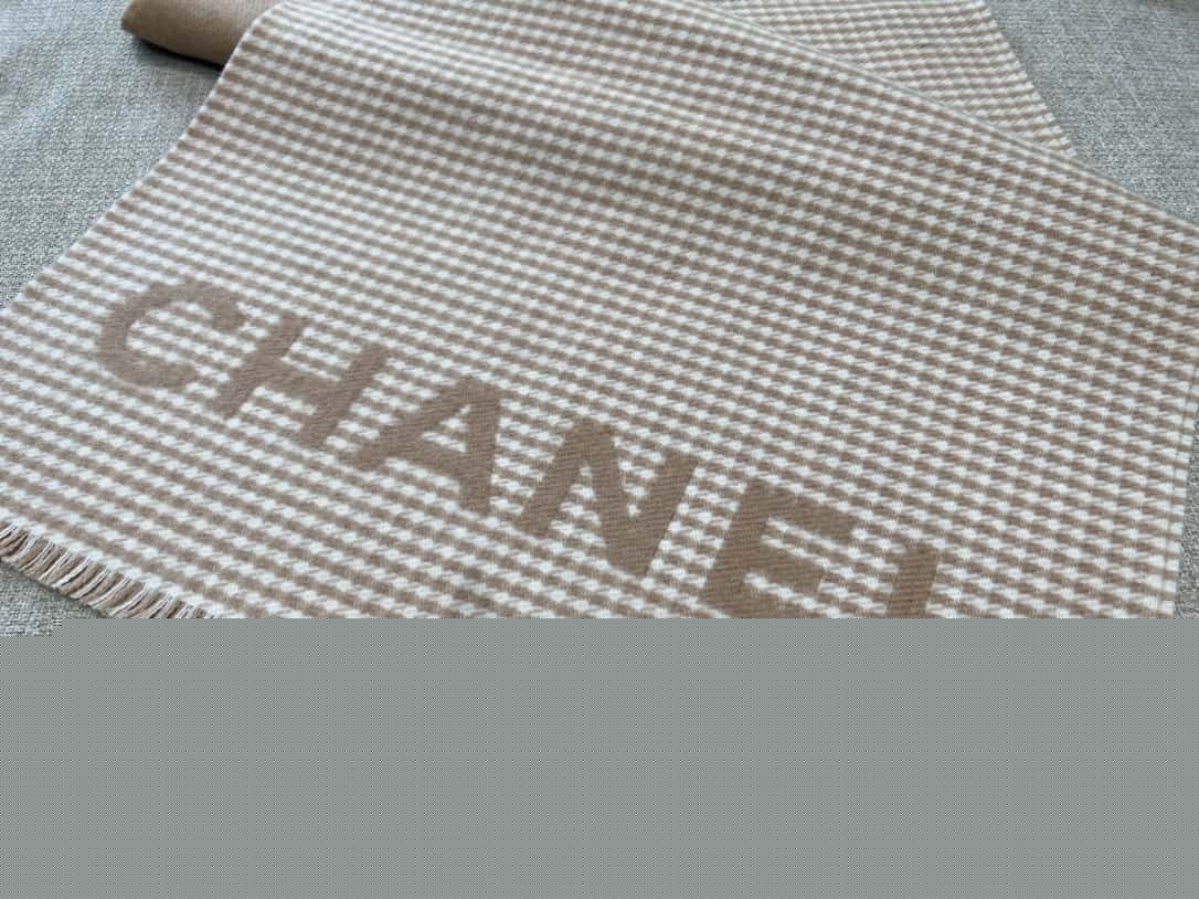 𝐂𝐇𝐀𝐍𝐄𝐋｜𝟐𝟑𝐛 thousand bird grid color matching double-sided cashmere scarf ▪️ milk tea color