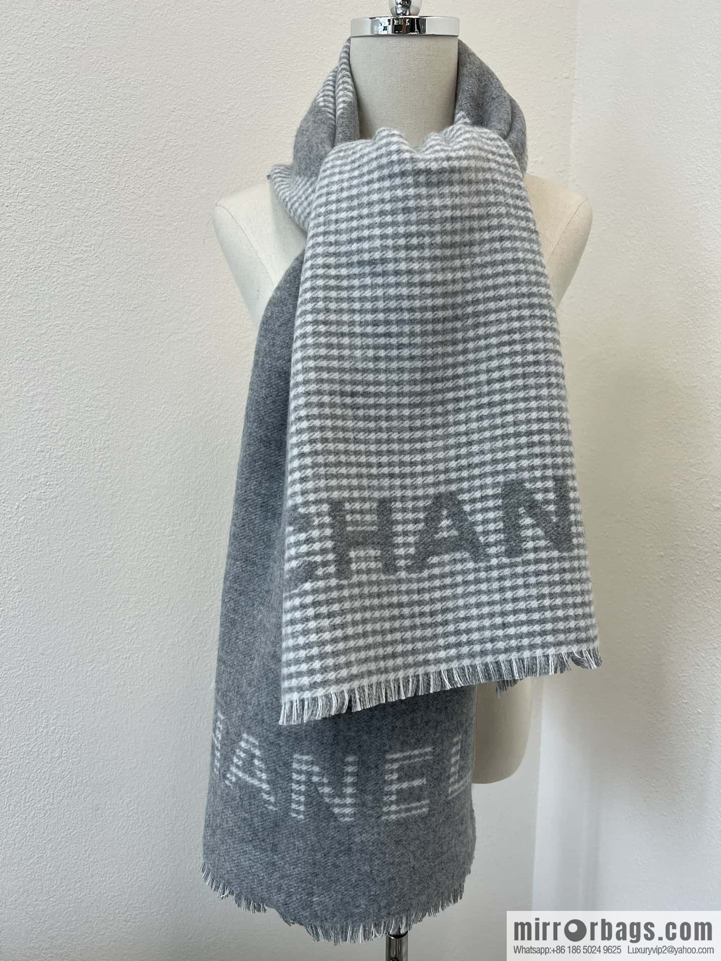 𝐂𝐇𝐀𝐍𝐄𝐋｜𝟐𝟑𝐛 thousand bird grid color matching double-sided cashmere scarf ▪️ gray