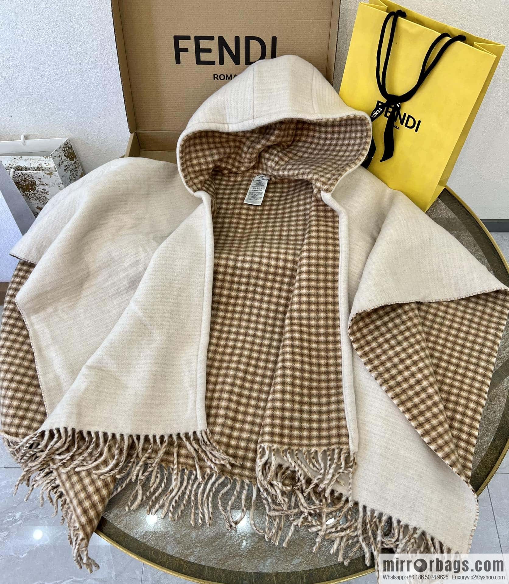 • Jacket cape ▪️ cream