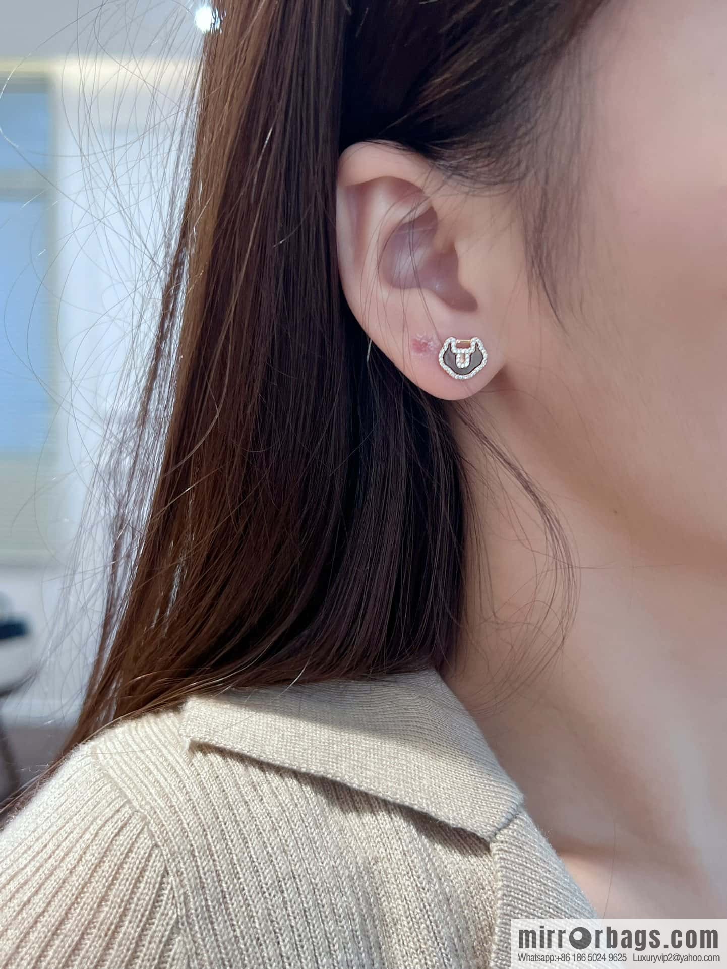 ❗️New ❗️ ☀️ Original ☀️ Qeelin Kirin Ruyi Lock Earrings ☀️