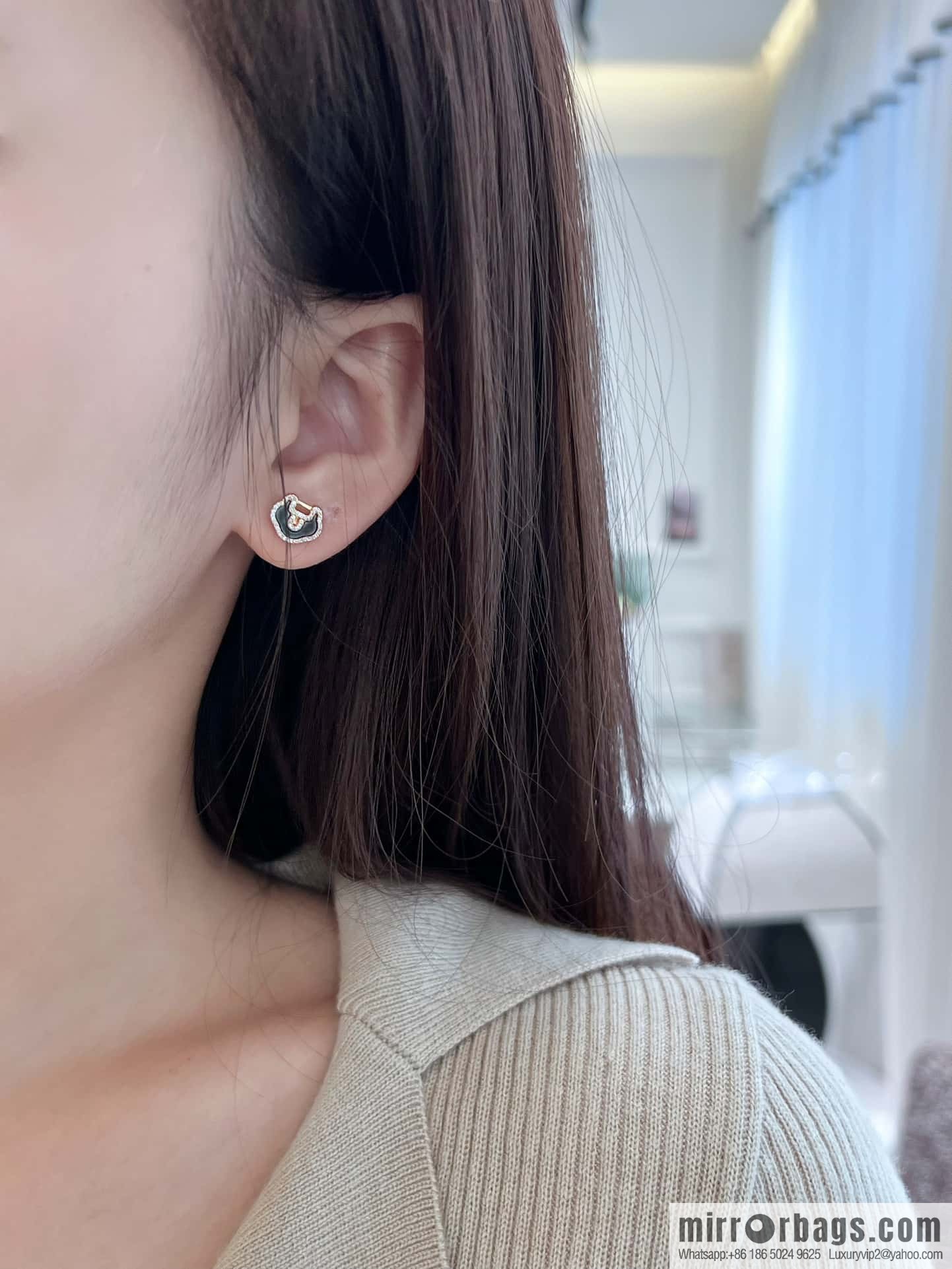 ❗️New ❗️ ☀️ Original ☀️ Qeelin Kirin Ruyi Lock Earrings ☀️