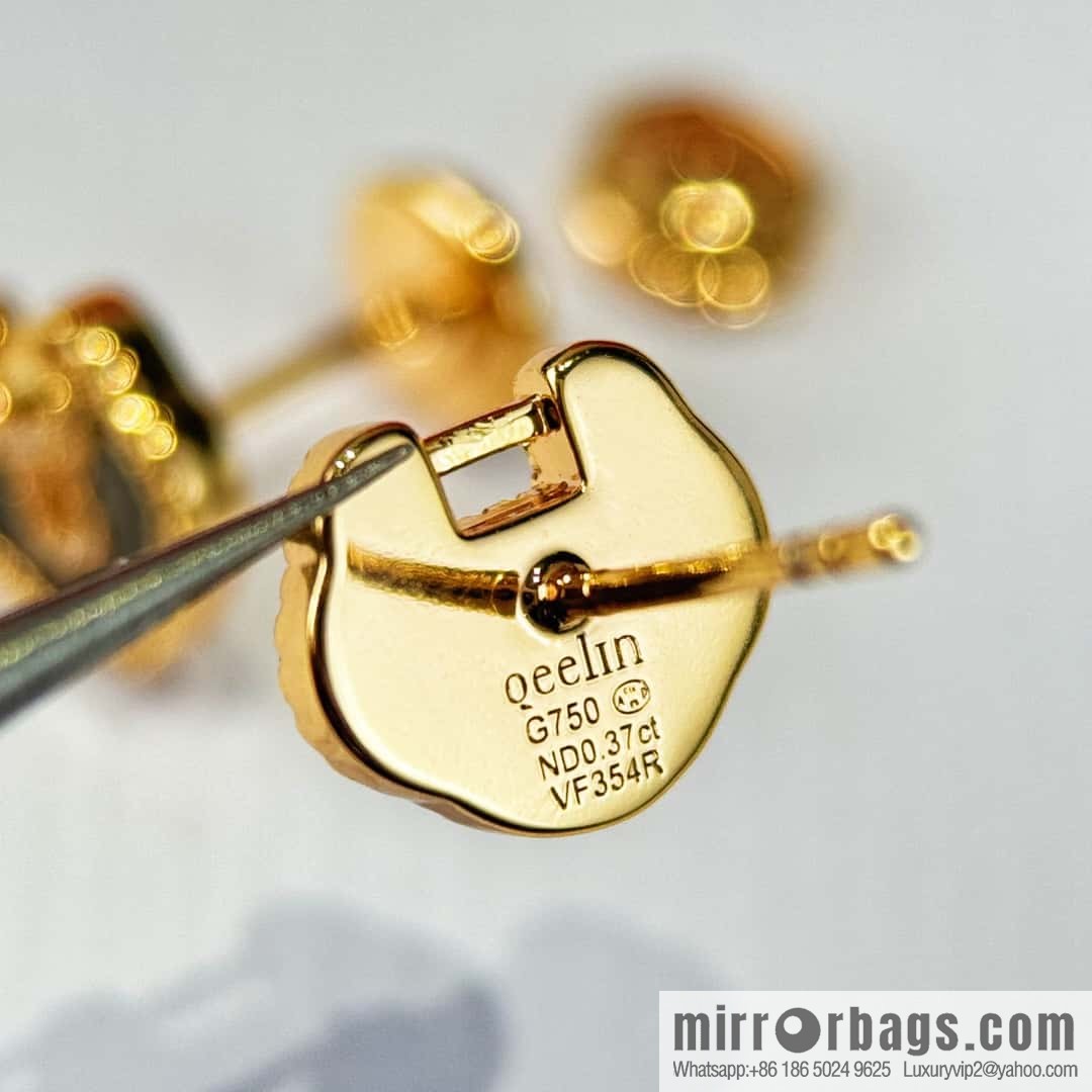 ❗️New ❗️ ☀️ Original ☀️ Qeelin Kirin Ruyi Lock Earrings ☀️