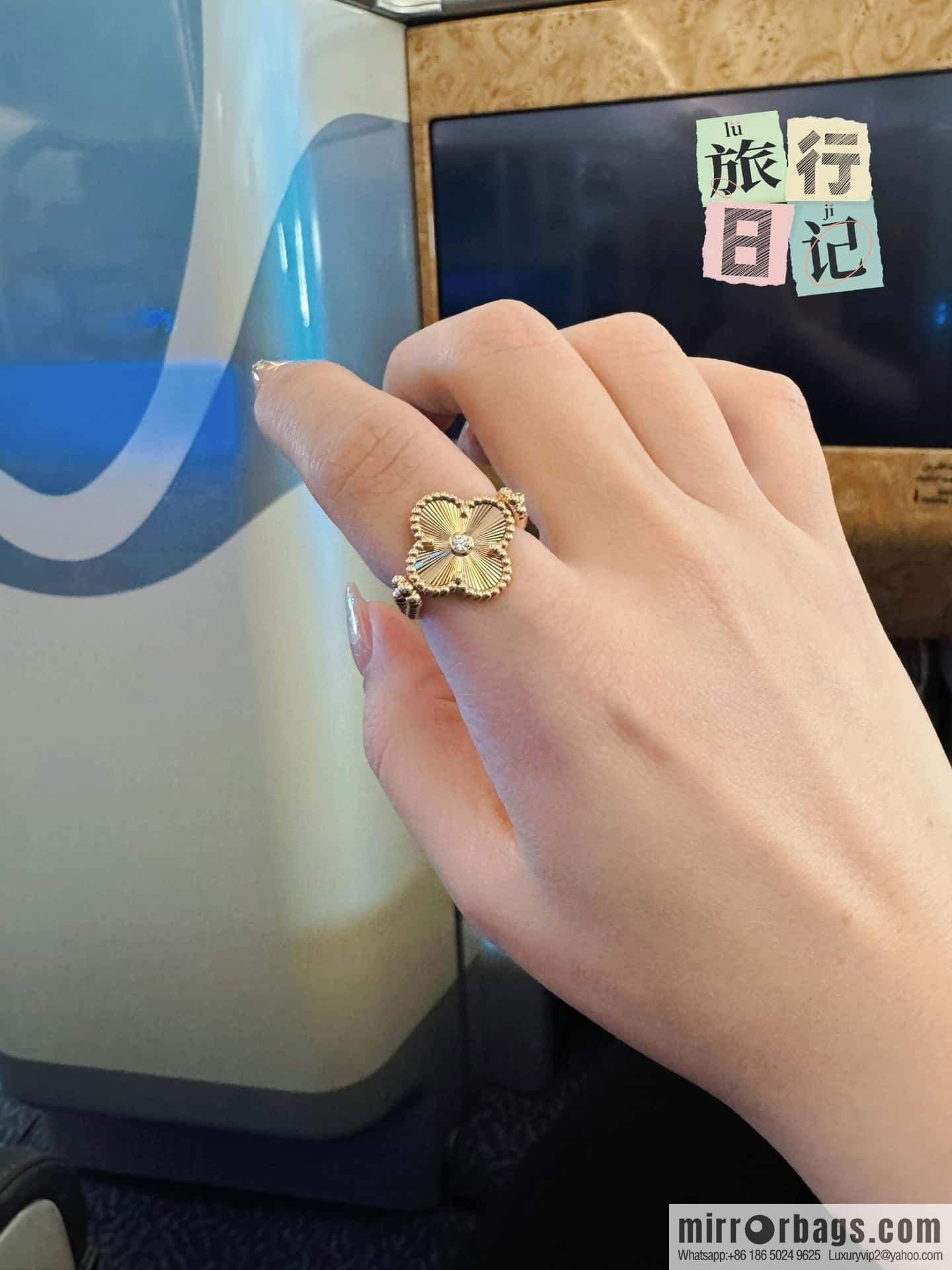❗️New product explosion ❗️ ☀️ Van Cleef & Arpels Vintage Alhambra flippable ring, blue agate on one side and engraved flower on the other side ☀️