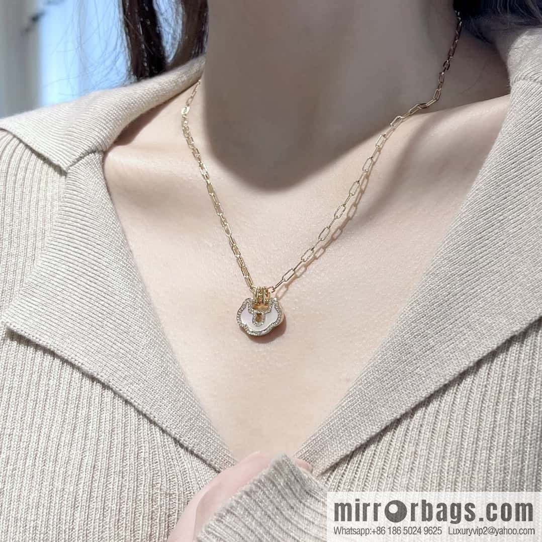 ❗️New ❗️ ☀️ Qeelin Yu Yi Flower Moon Ruyi Lock Necklace ☀️